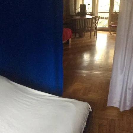 Pokoj W Domu Z Ogrodem W Milanowku Milanowek